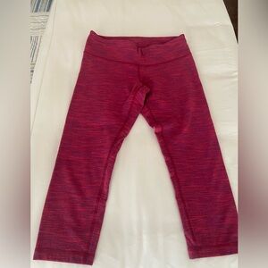Lululemon Women’s Cropped Leggings Size 8 (EUC)